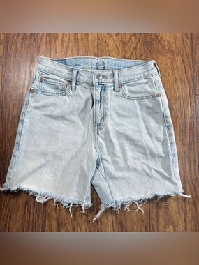 Y2K American Eagle Strigid Denim Cutoff Shorts Women’s 00 Light Wash Raw Hem